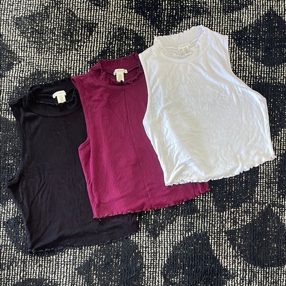 Bozzolo Red and White Crop Mock Neck Tank x 3 - Picture 1 of 2
